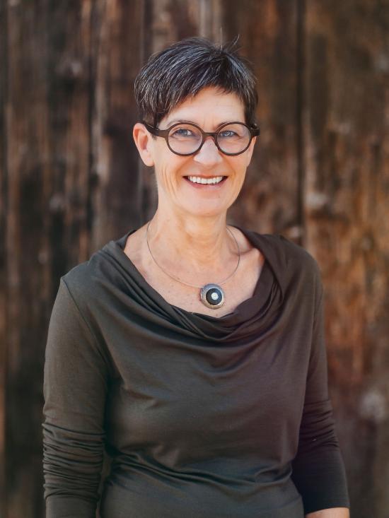 Porträt Martina Neumayer-Tinhof, MSc